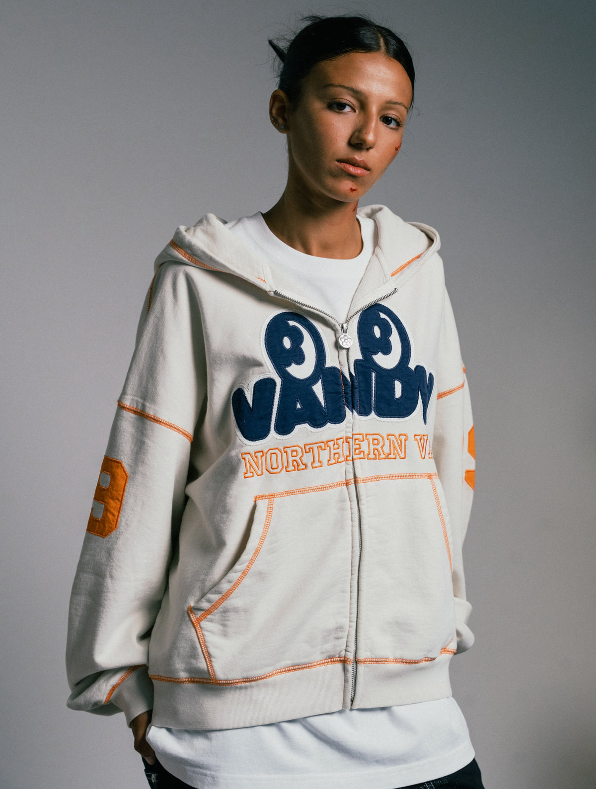 【VANDY THE PINK - ヴァンディー・ザ・ピンク】EYE LOGO ZIP UP HOODIE / HEATHER GREY (パーカー/ヘザーグレー)