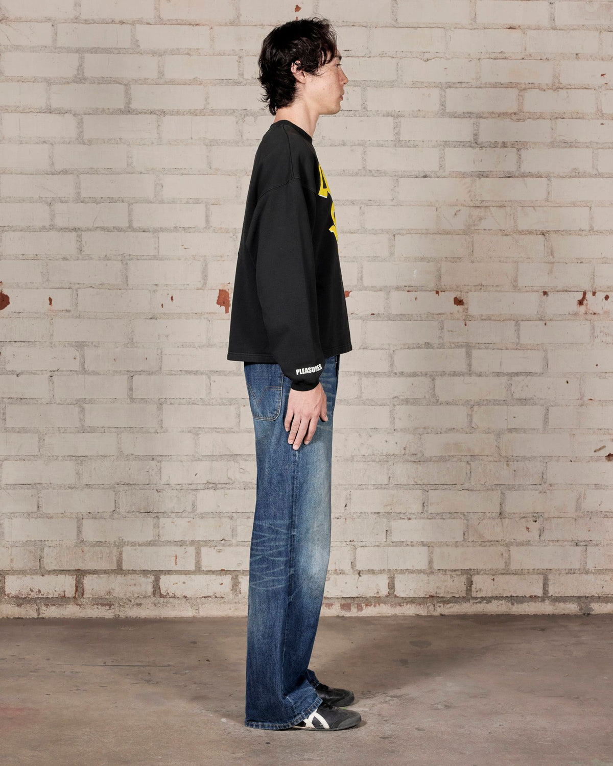 【PLEASURES - プレジャーズ】SPIT CREWNECK / BLACK (スウェット/ブラック)