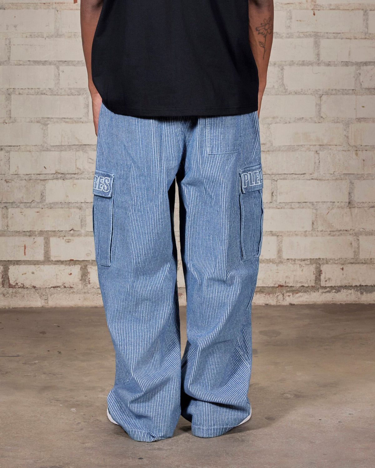 【PLEASURES - プレジャーズ】VISITOR CARGO PANTS / INDIGO (パンツ/インディゴ)