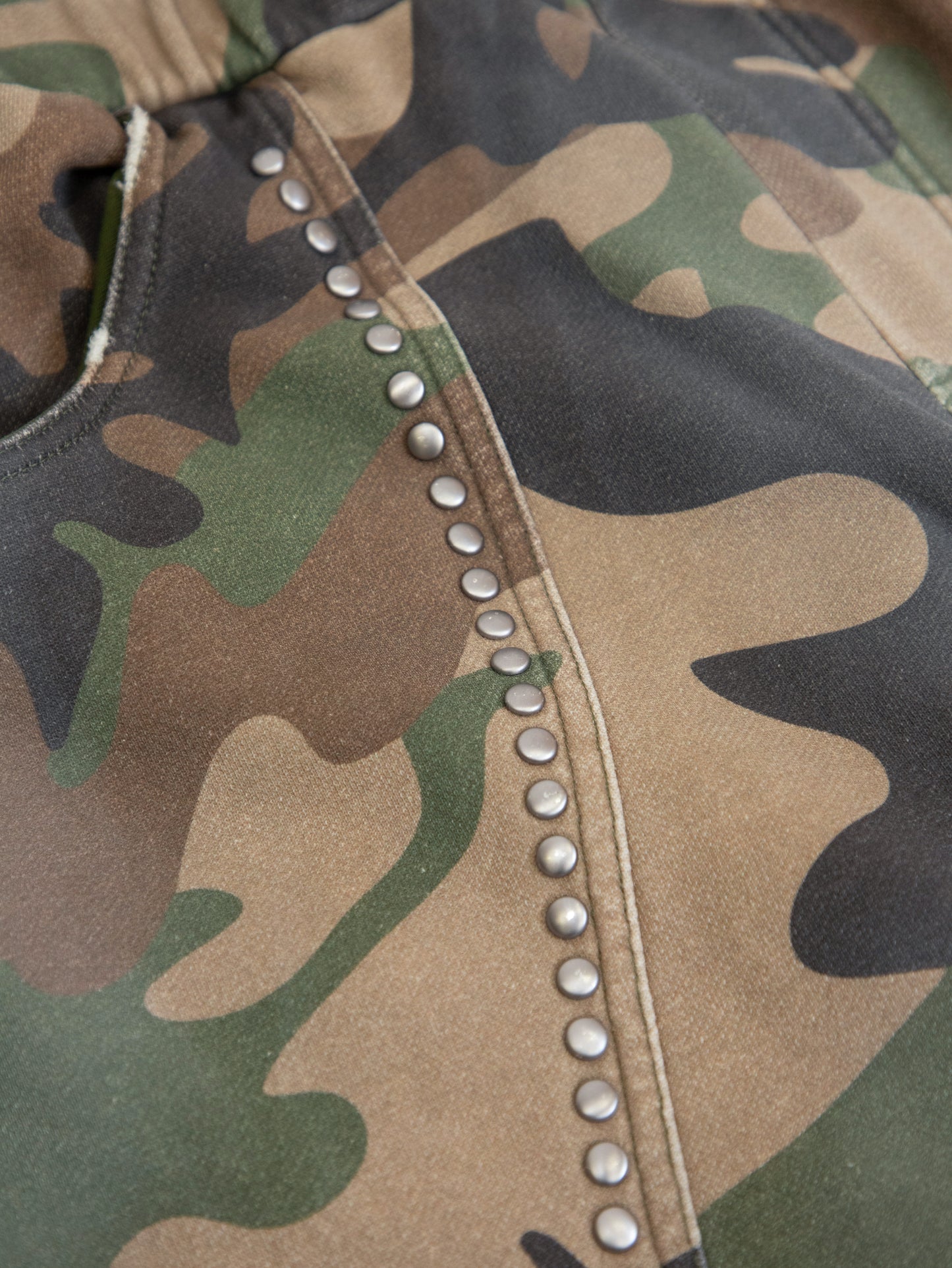 【VANDY THE PINK - ヴァンディー・ザ・ピンク】WASHED GREEN CAMO SWEATPANTS / WASHED CAMO (パンツ/ウォッシュドカモ)