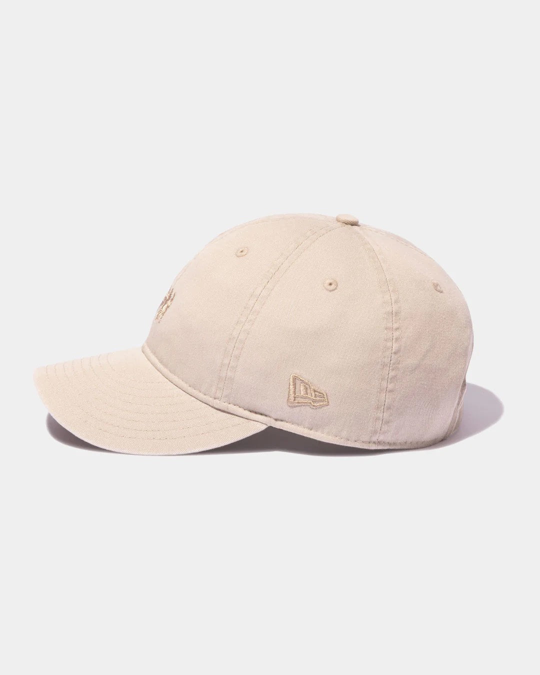 【beautiful people - ビューティフルピープル】New Era® little people embroidery cap / BEIGE（キャップ/ベージュ)