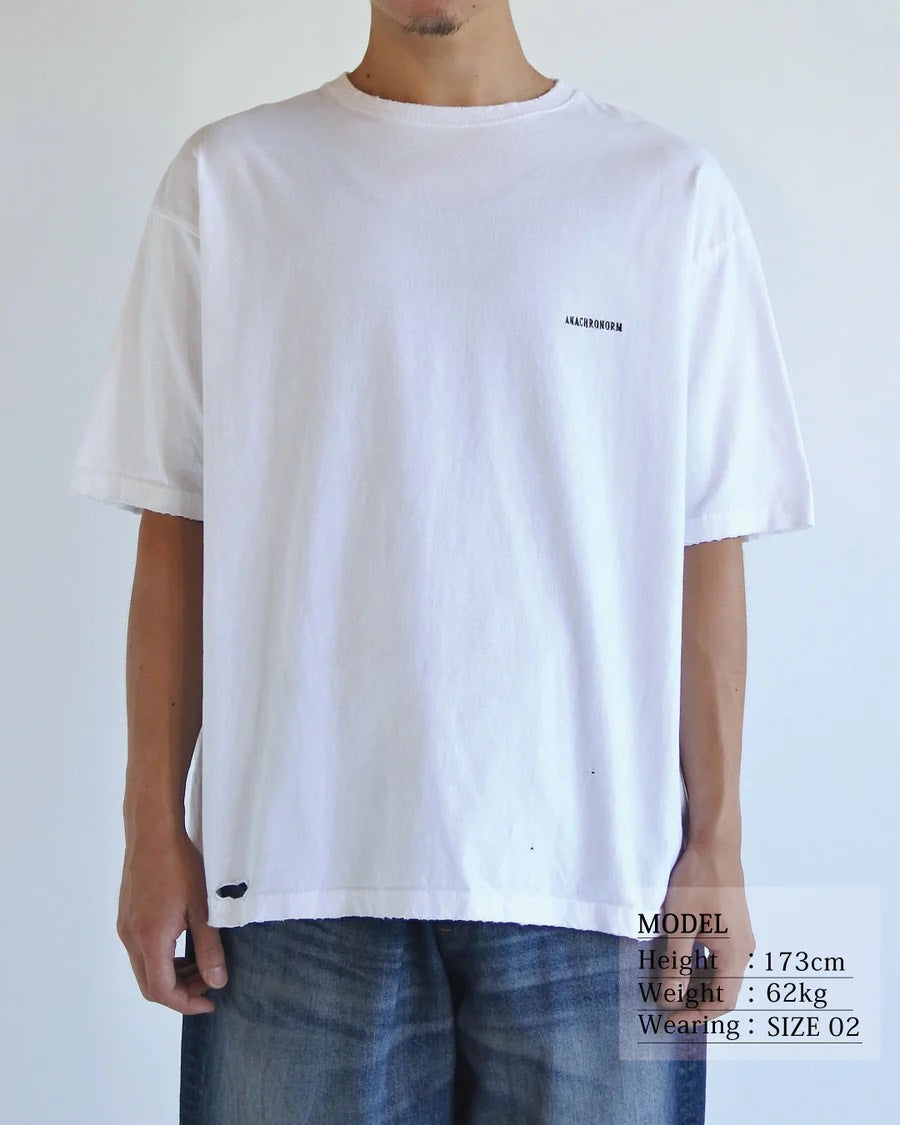 【ANACHRONORM - アナクロノーム】DAMAGED EMB S/S T-S / WHITE (Tシャツ/ホワイト)