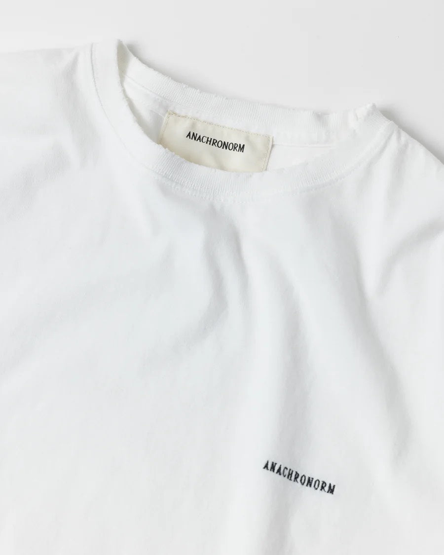 【ANACHRONORM - アナクロノーム】DAMAGED EMB S/S T-S / WHITE (Tシャツ/ホワイト)