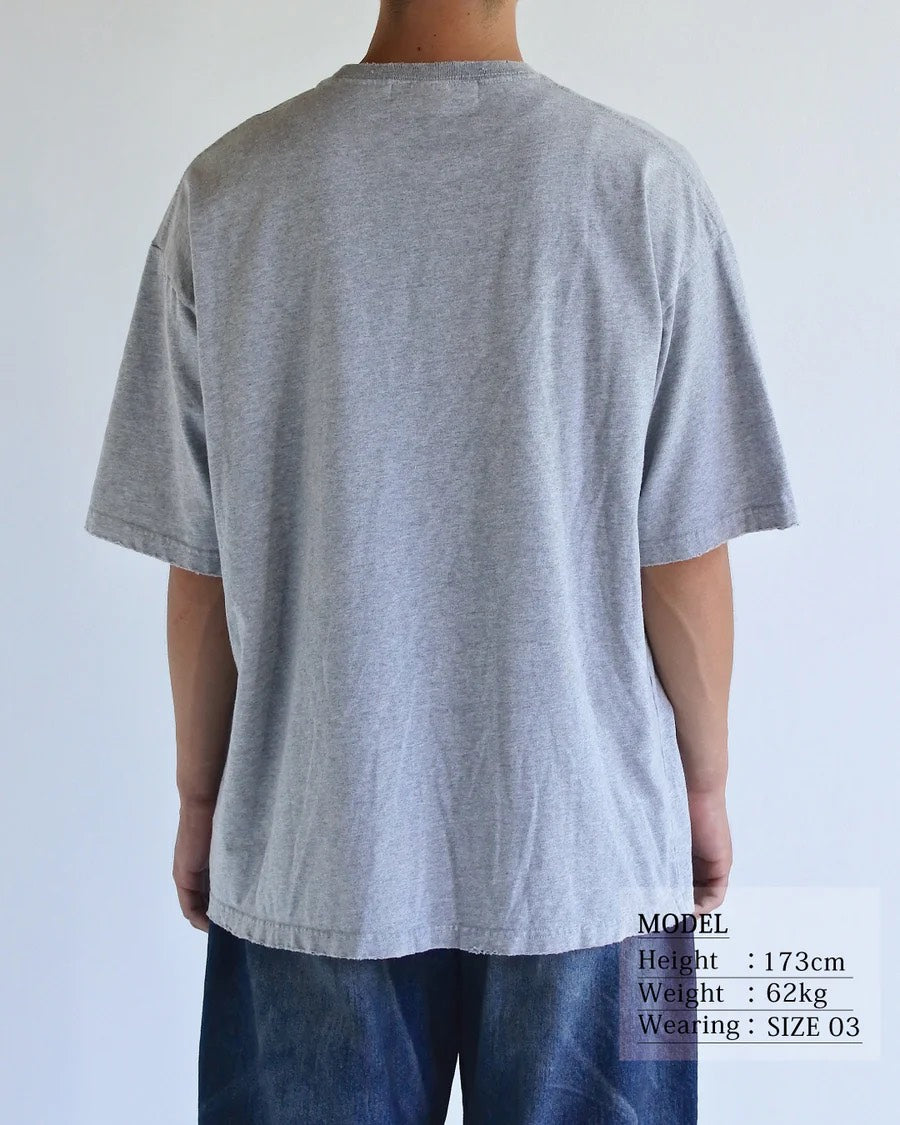 【ANACHRONORM - アナクロノーム】DAMAGED EMB S/S T-S / MIX GRAY (Tシャツ/グレー)