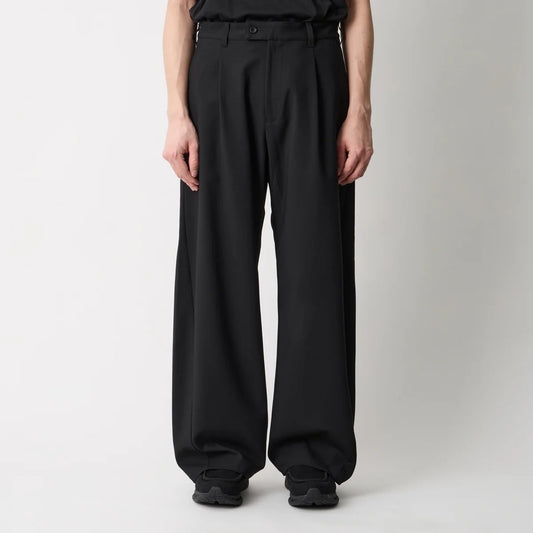 【White Mountaineering - ホワイトマウンテニアリング】STRETCH CURVE PANTS / BLACK (パンツ/ブラック)