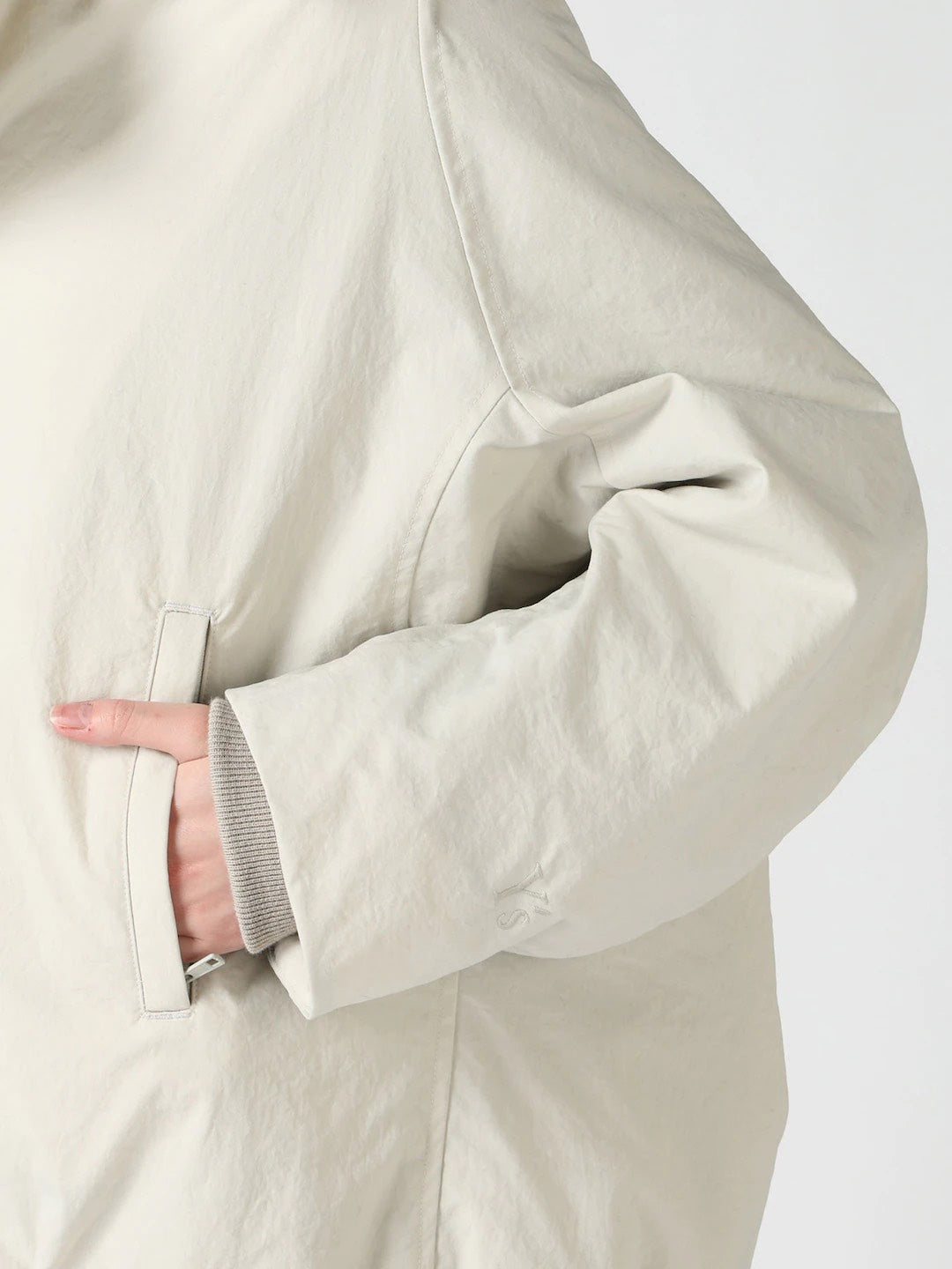 【Y's - ワイズ】 NYLON PADDED TASLAN OXFORD ARRANGED 3/4 SLEEVE COAT/ OFF WHITE (コート/オフホワイト)