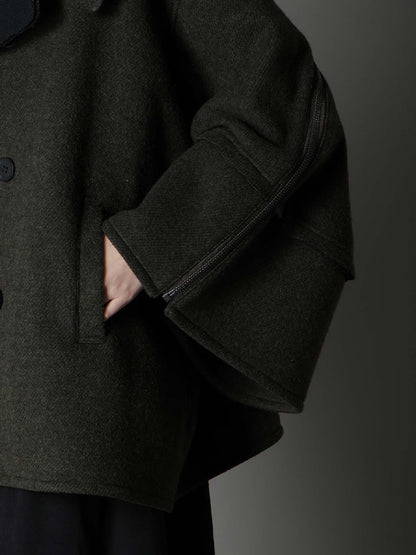 【Ground Y - グラウンドワイ】DOUBLE WEAVE MELTON SHORT LENGTH BIG SLEEVE DOUBLE COAT / KHAKI (コート/カーキ)