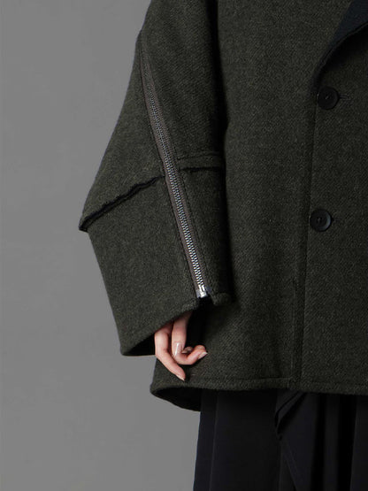 【Ground Y - グラウンドワイ】DOUBLE WEAVE MELTON SHORT LENGTH BIG SLEEVE DOUBLE COAT / KHAKI (コート/カーキ)