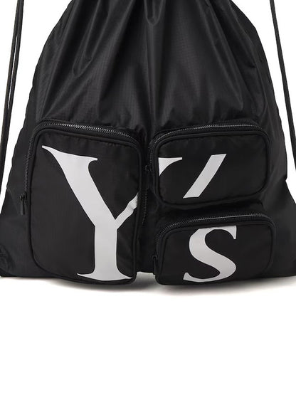 【Y's - ワイズ】POLYESTER LOGO KNAPSACK / BLACK (バッグ/ブラック)