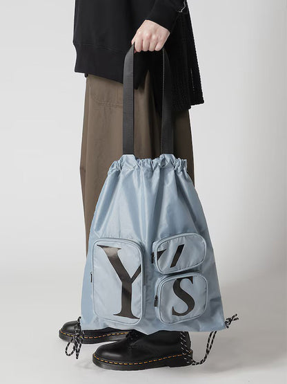 【Y's - ワイズ】POLYESTER LOGO KNAPSACK / LIGHT BLUE (バッグ/ライトブルー)
